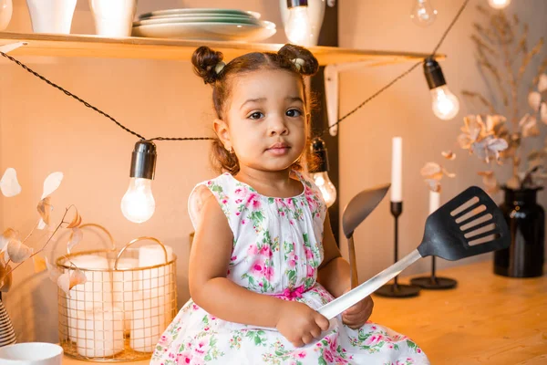 Cute Little African American Girl Home Kitchen — Stock Photo, Image