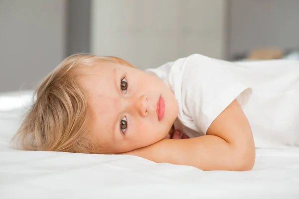 Cute Little Boy Lying Bed Looking Camera — Stock Photo, Image
