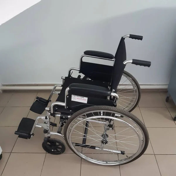 Fauteuil Roulant Pour Personnes Handicapées — Photo