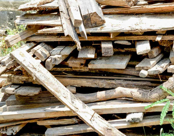 Wood högen i byggarbetsplatsen — Stockfoto