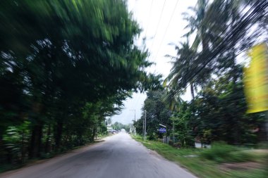 Hareket Bulanıklığı olan gerçek doğal Otoban yol