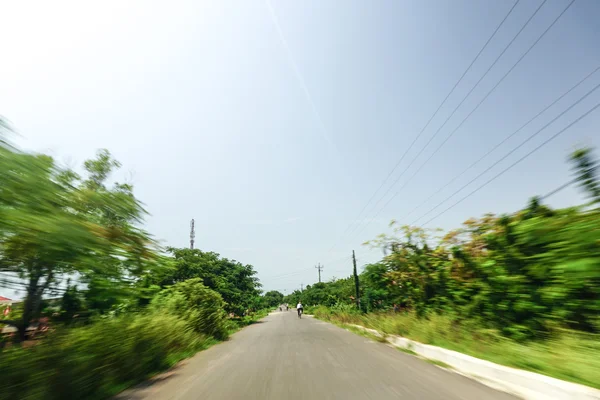 Verdadero camino de carretera natural con desenfoque de movimiento —  Fotos de Stock