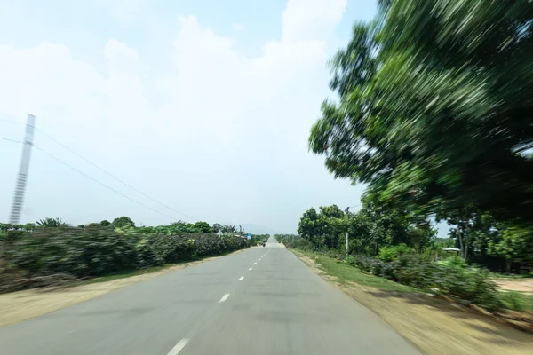 Vera strada autostradale naturale con movimento sfocato — Foto Stock