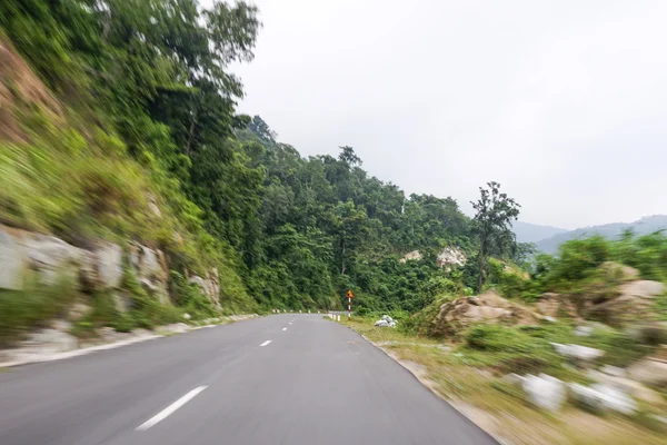 Vera strada autostradale naturale con movimento sfocato — Foto Stock