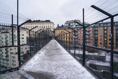 Stockholm - 02 / 06 / 2017: Katarinahissen asansör geçidi kışın buzlu