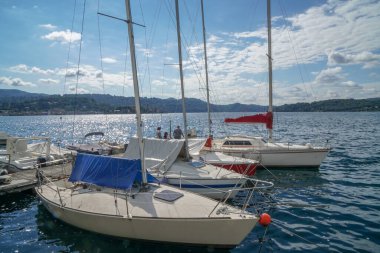 Pella - 07 / 12 / 2020: Orta Gölü 'nde tekne satışı