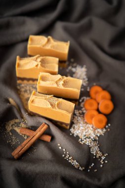 Doğal sabundan taze yapılmış.