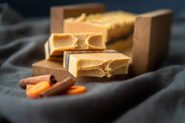 Doğal sabundan taze yapılmış.