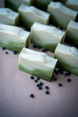 Alevler ardıç sabunundan yapılmış.