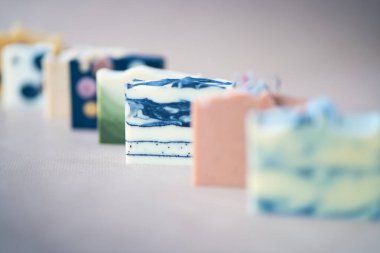 Taze ev yapımı doğal sabunluklar.