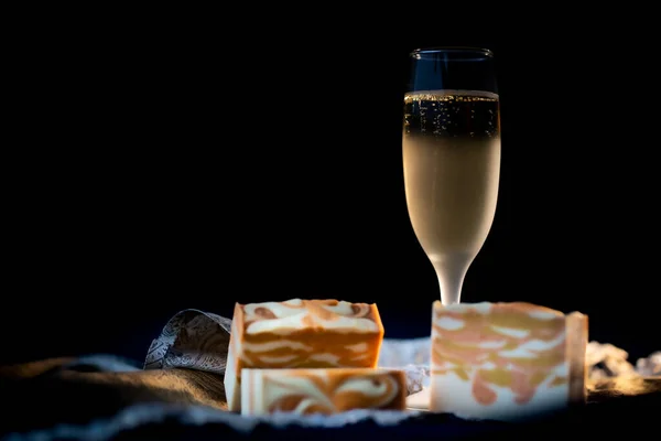 Sadece doğal malzemelerle yapılmış el yapımı taze sabunlar.