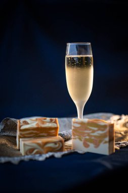 Sadece doğal malzemelerle yapılmış el yapımı taze sabunlar.