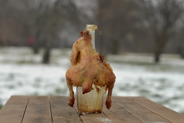 Aynı zamanda şişe üzerinde lezzetli kızarmış tavuk