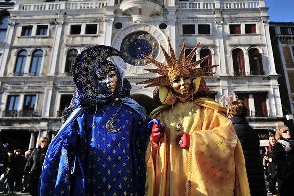 Venedik. Karnaval. Maskeler. Kostümleri.