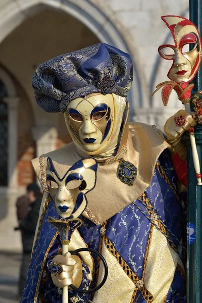 Venecia. Carnaval. Máscaras. Disfraces —  Fotos de Stock