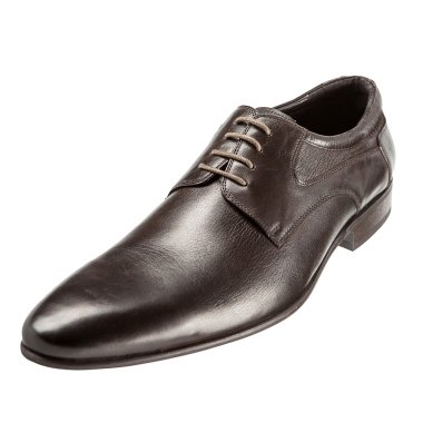 beyaz zemin üzerinde klasik erkek ayakkabı