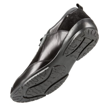 Beyaz arka planda erkek ayakkabıları