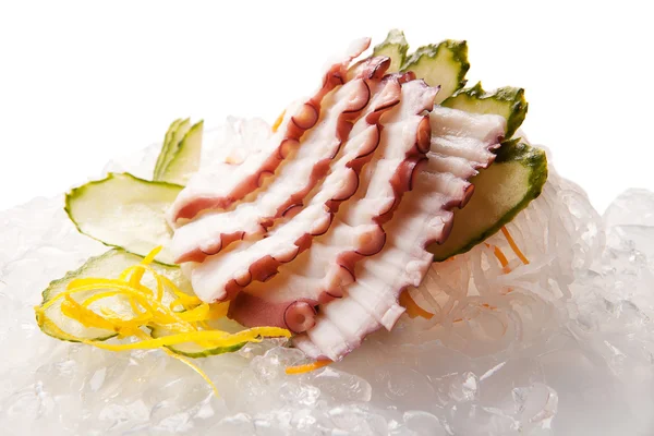 Традиционные сашими суши на белом фоне — стоковое фото