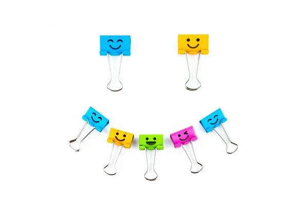 Aglutinantes Metálicos Coloridos Con Sonrisas Aisladas Sobre Fondo Blanco Enfoque — Foto de Stock