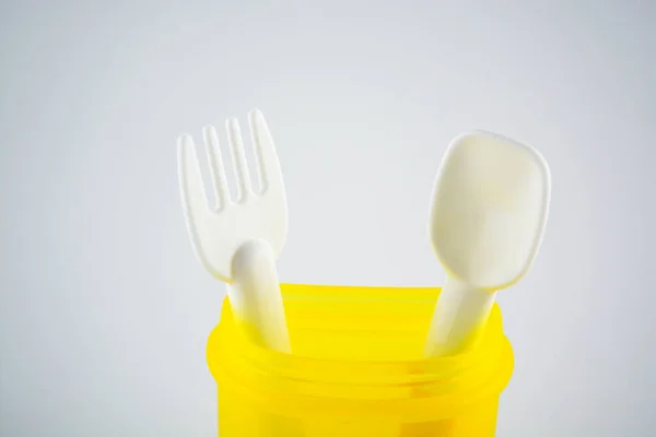 Utensílios Alimentares Coloridos Para Bebê Fundo Branco — Fotografia de Stock