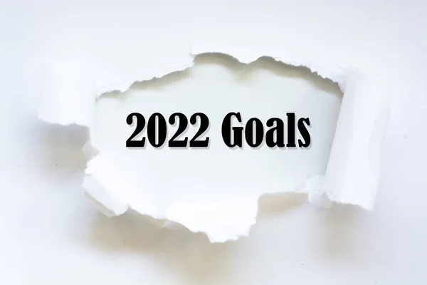 Yırtık kağıt konsepti altında 2022 hedef kelime.