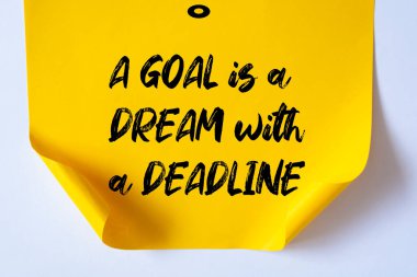 İlham verici motivasyon alıntısı. Hedef, son teslim tarihi olan bir rüyadır..