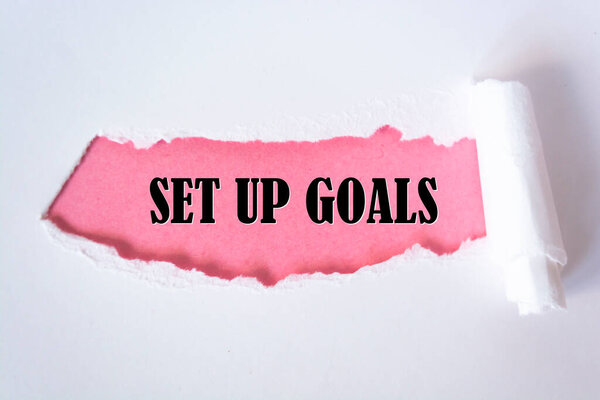 Установить Цели сообщение написано под рваной бумагой.