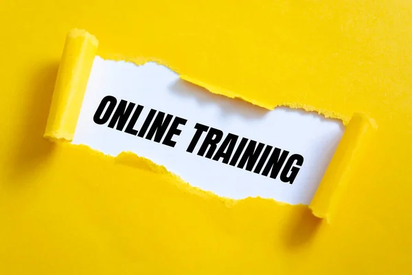 Online Trainingsbericht Geschreven Onder Geel Gescheurd Papier — Stockfoto