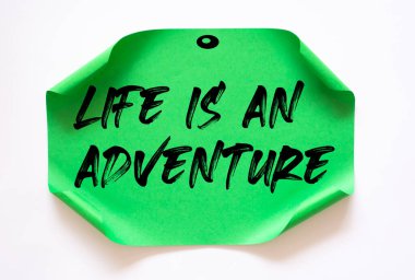 Hayat Yapışkan Notlar üzerine yazılmış bir maceradır..