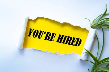 İşe alındığını gösteren metin işareti