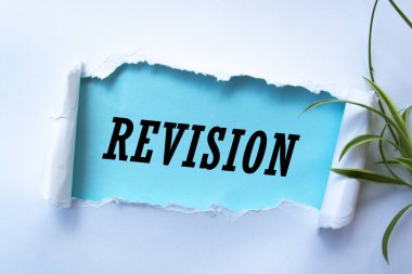SMS işareti Revision 'ı gösteriyor. Denetleme ya da muhasebe gibi birini gözden geçirme kavramsal fotoğraf eylemi.