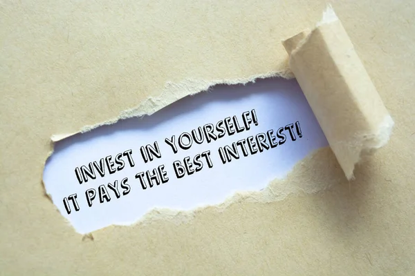 Επενδύστε Στον Εαυτό Σας Πληρώνει Καλύτερο Ενδιαφέρον Που Εμφανίζεται Πίσω — Φωτογραφία Αρχείου