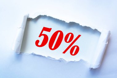 % 50 'lik beyaz yırtık kağıt.