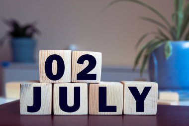 2 Temmuz - ahşap bloklardan harflerle, önemli tarih kavramı