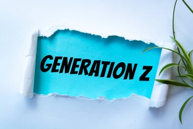 Kahverengi zarf üzerinde Z oluşturma metni