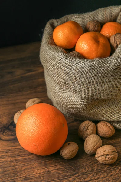 Oranges Mûres Savoureuses Juteuses Mandarines Dans Sac Toile Avec Des — Photo