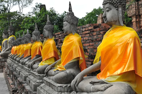 Estátua de Buda no wat Yai Chai Mongkol, Tailândia — Fotografia de Stock