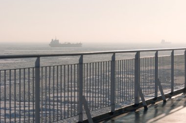 Deniz buzu gemi telli