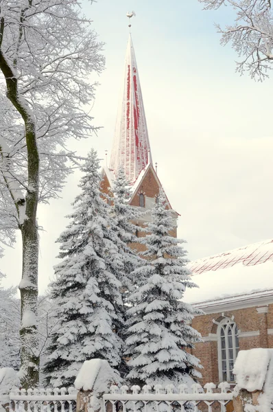 Śnieg i Kościół — Zdjęcie stockowe