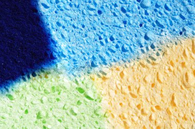 Gölge, çok renkli desenli ve gözenekli bölümlere çapraz olarak döküm yapıyor. Koyu Çapraz Siluet Sanatsal Keşifler İçin Keskin Sınırları olan Çok Renkli Gözenekli Bölgeler