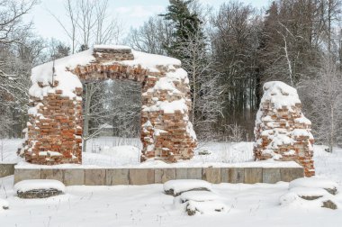 Elej kalesi kalıntıları