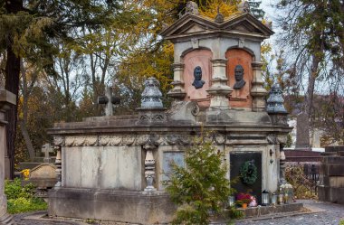 Lviv 'deki resmi adı Lychakiv Mezarlığı Tarih ve Kültür Müzesi Rezervi' nde bulunan antik bir mahzen..