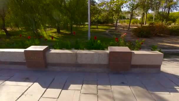 Monument blijven in Mamajev Koergan memorial complex in Volgograd, Stalingrad — Stockvideo