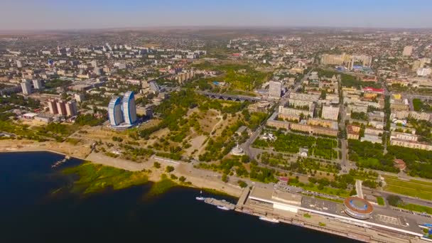 4K Vista aérea Puentes del río Volga volgograd ciudad Rusia — Vídeos de Stock