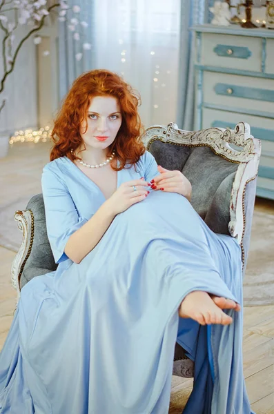 Cheerful Red Haired Curly Young Woman Blue Eyes Freckles Sits — Stock Photo, Image