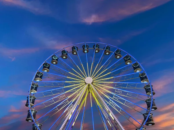 High Ferris Rueda Fondo Puesta Sol Nuestras Vacaciones Verano Paseo —  Fotos de Stock