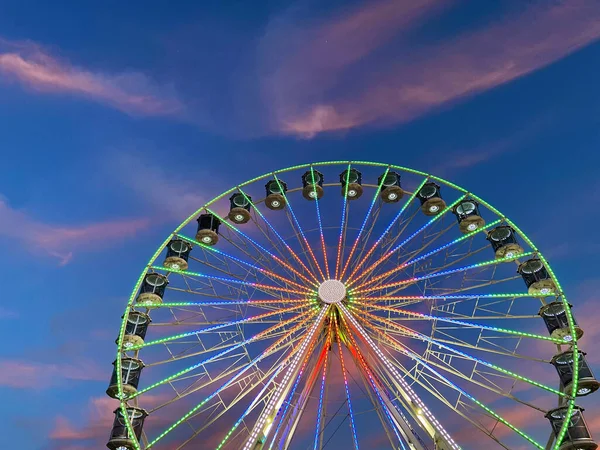 High Ferris Rueda Fondo Puesta Sol Nuestras Vacaciones Verano Paseo — Foto de Stock