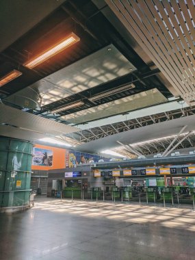 Kyiv, Ukrayna. 04.09.2021. Boryspil havaalanının güzel manzarası. Seyahat ve hava taşımacılığı kavramı.