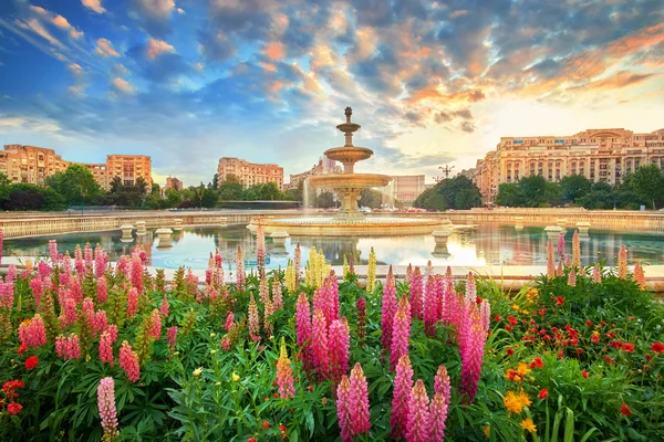 Bükreş günbatımı, Unirii Square — Stok fotoğraf