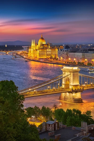 Budapeszt Węgry o zachodzie słońca — Zdjęcie stockowe